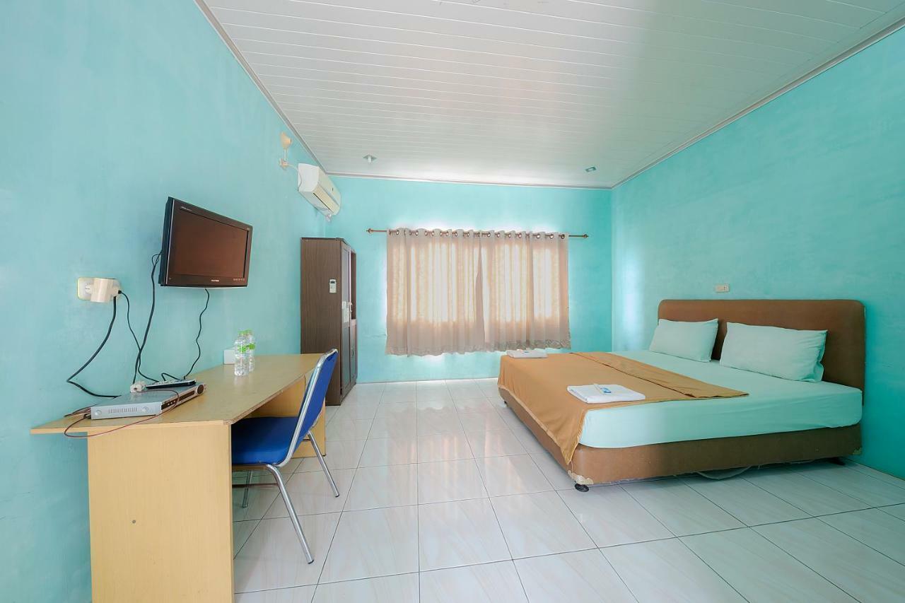 Mega Nasional Seaview Hotel Gunungsitoli Exteriör bild